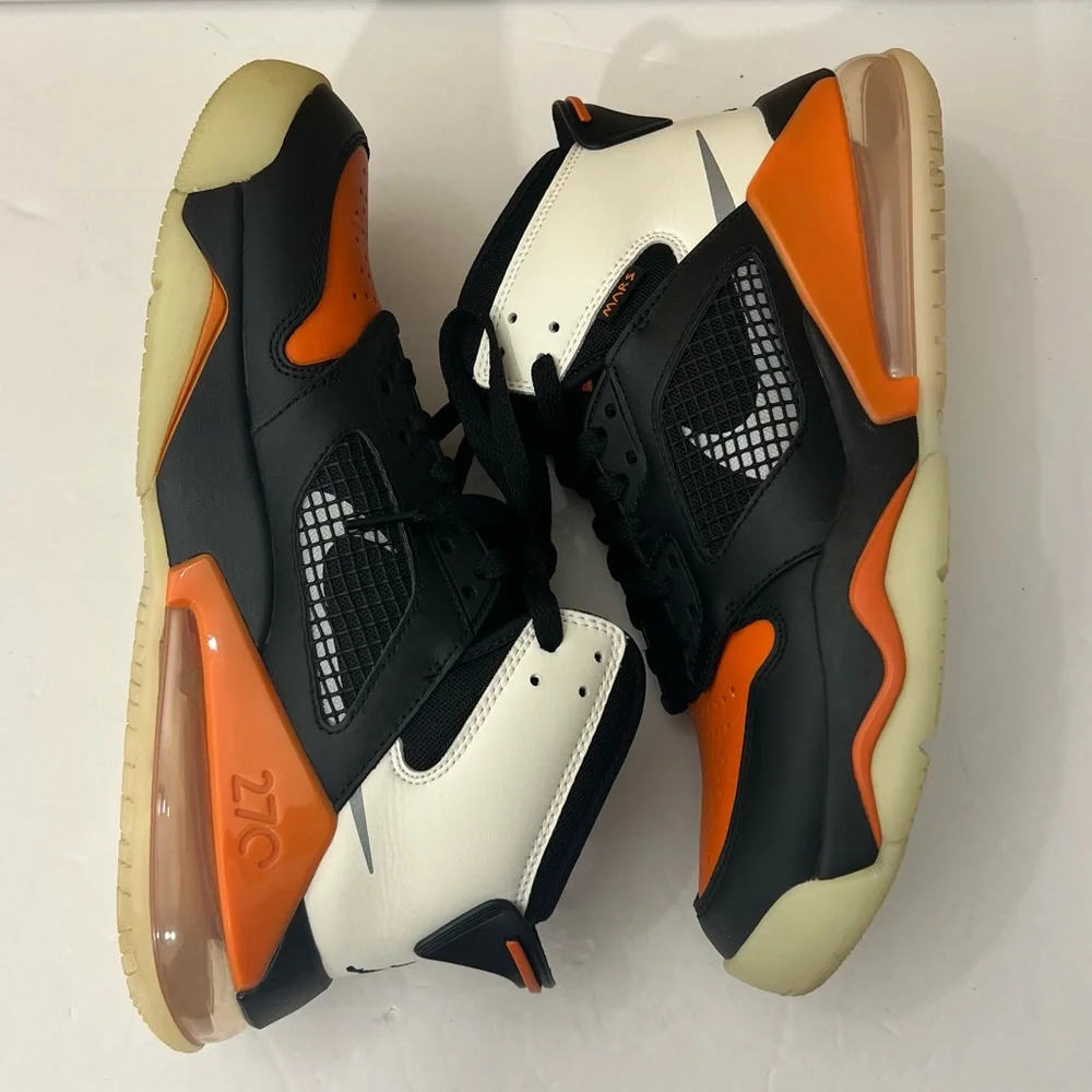 Jordan Mars 270 Black and Orange CD7070 008 Size 9.5